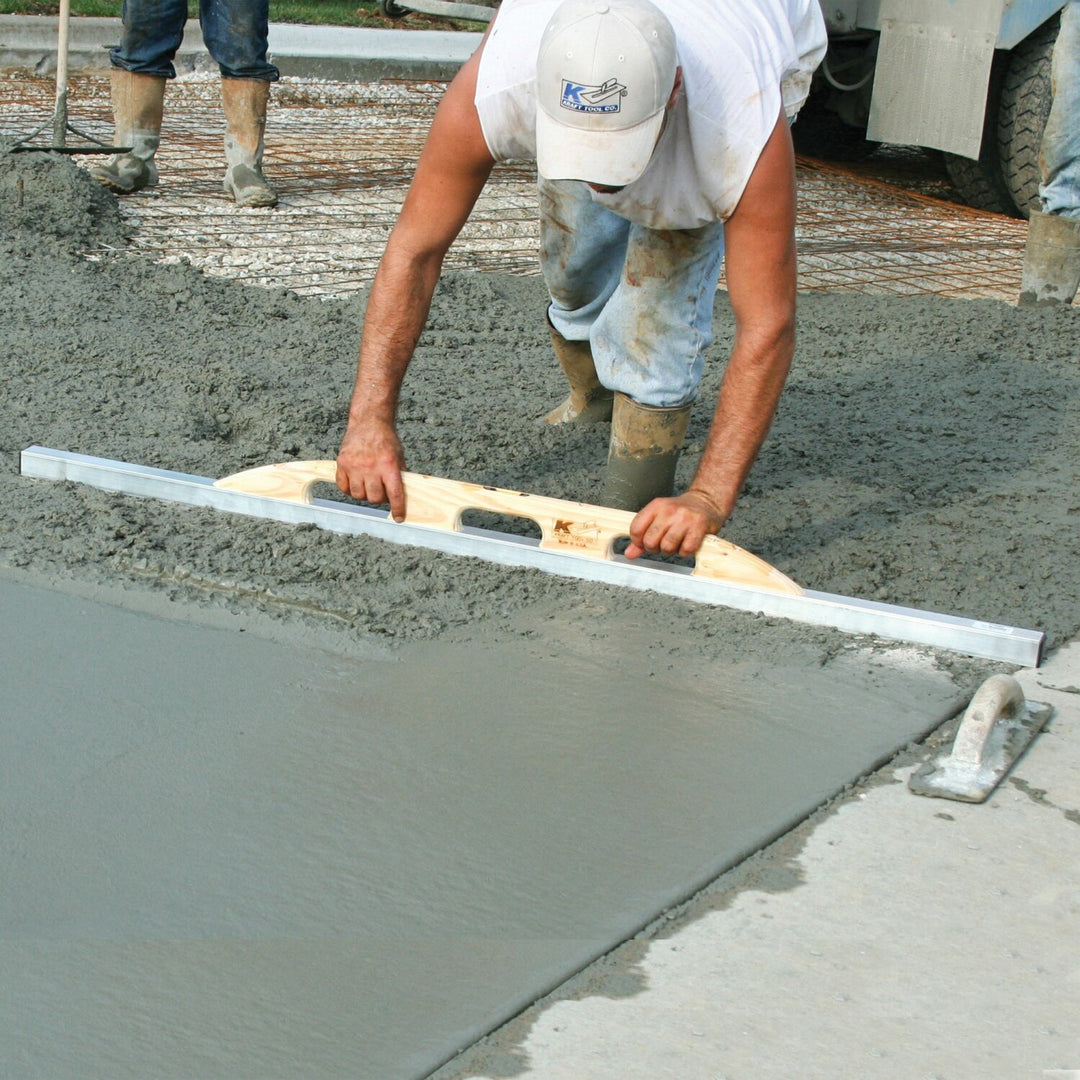 Kraft Tool CC896 12' BuckEye Straightedge 1-1/2" x 1-1/2" with Level Vial Handle