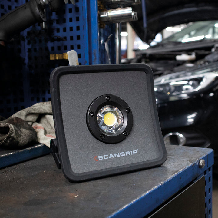 Scangrip 03.5456US Nova R Rechargeable LED Floodlight with US-Plug