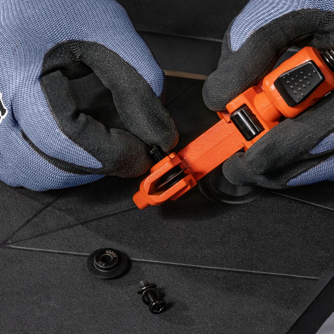 Klein Tools 50077 1-Inch Quick-Adjust Screw-Feed Tubing Cutter