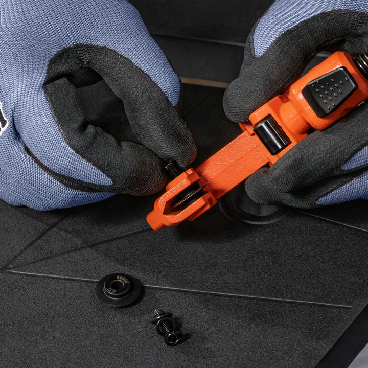 Klein Tools 50077 1-Inch Quick-Adjust Screw-Feed Tubing Cutter