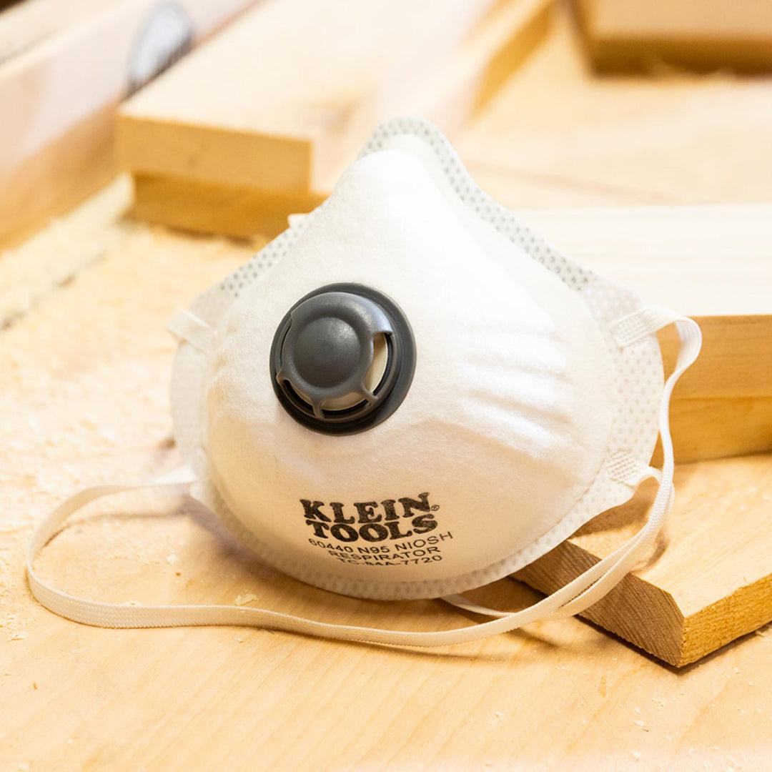 Klein Tools 604403 N95 Disposable Respirator, 3-Pack