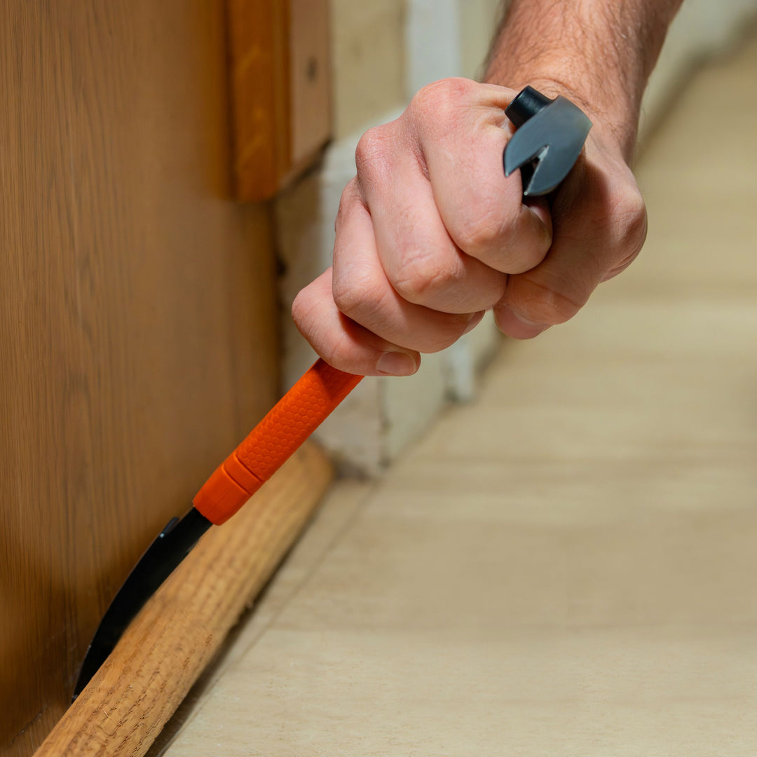 Klein Tools 66101 Molding Bar with Nail Dimpler, 10"