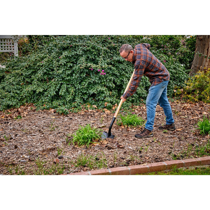 Corona SS 26000 Round Point Shovel, 15-Gauge, 12. in Head, 48 in. Wood Handle