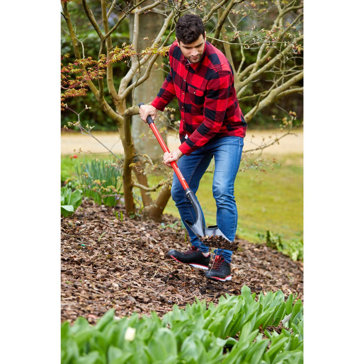 Corona SS 27020 Square Point Shovel, 15-Gauge, 12. in Head, 48 in. Fiberglass Handle