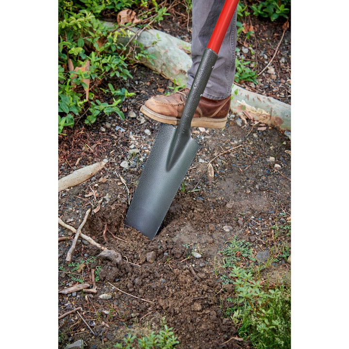 Corona SS 62130 Closed-Back Drain Spade Shovel, 14-Gauge, 27 in. Solid-Core Fiberglass D-Grip Handle