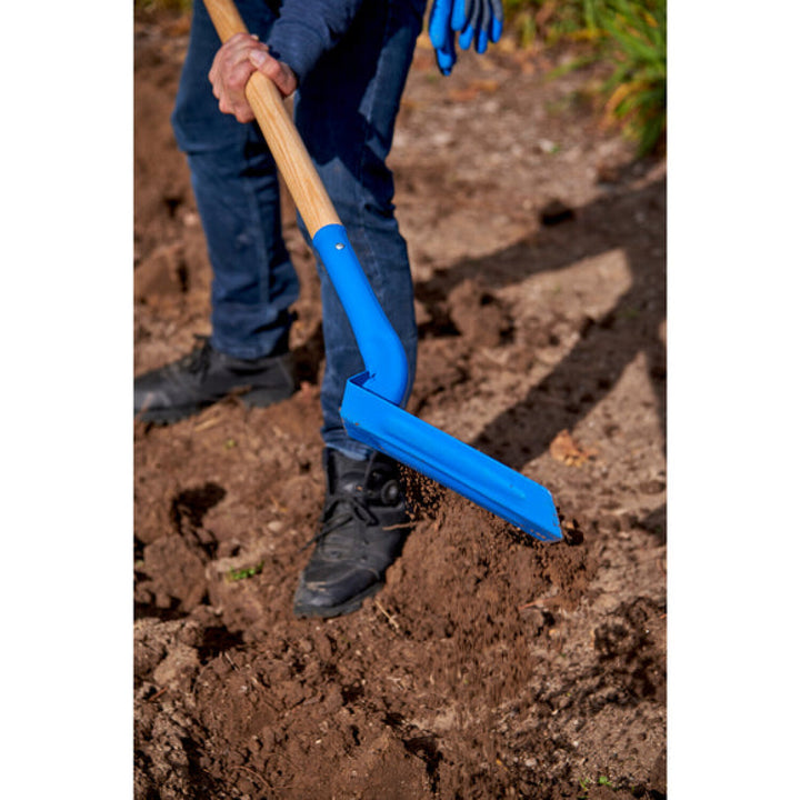 CRNA-SS 64303 · Trench Shovel - Digging 28°, 3 Inch