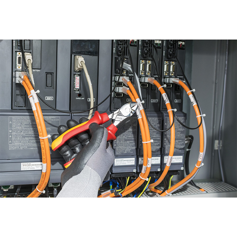 Hazet 1802VDE-22 Heavy-Duty Diagonal Cutter with Protective Insulation, 180mm