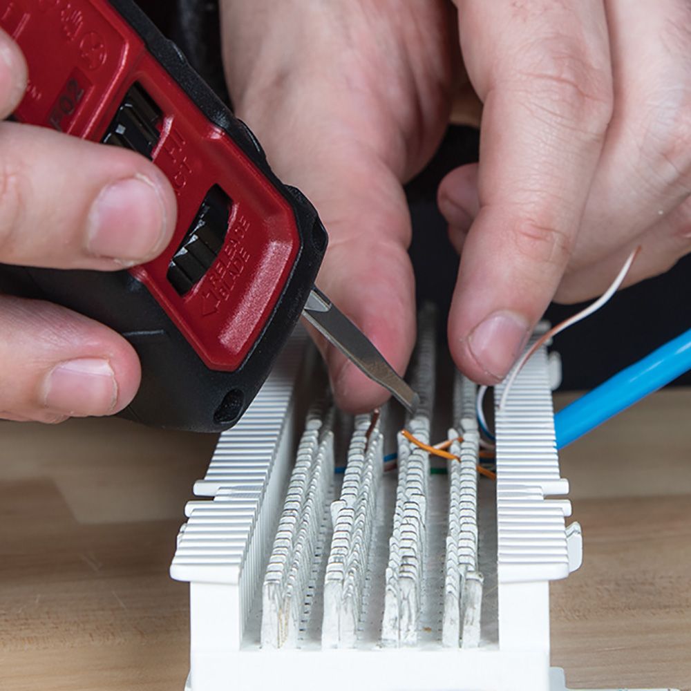 Klein Tools VDV427-300  Impact Punchdown Tool, 66/110 Blade, Spring-Loaded, MIM with Bayonet-Style, Twist-and-Lock Socket, DATA Punchdown