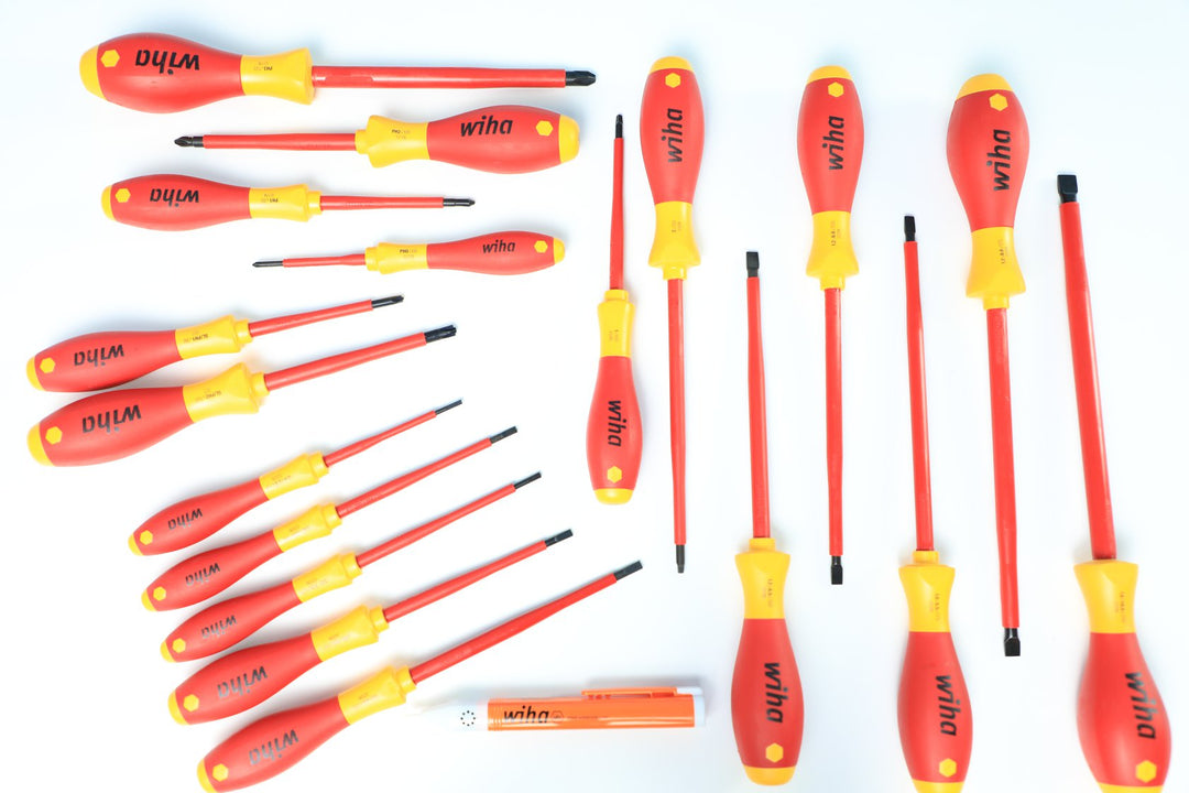 Wiha Tools 32800 80 Piece Master Electrician's Insulated Tools Set In Rolling Hard Case