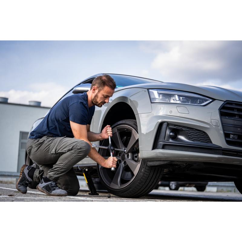 Hazet 705V-02 Four-Way Rim Wrench, 17 x 19 x 22 mm Outside Hex, 12.5mm (1/2") Square