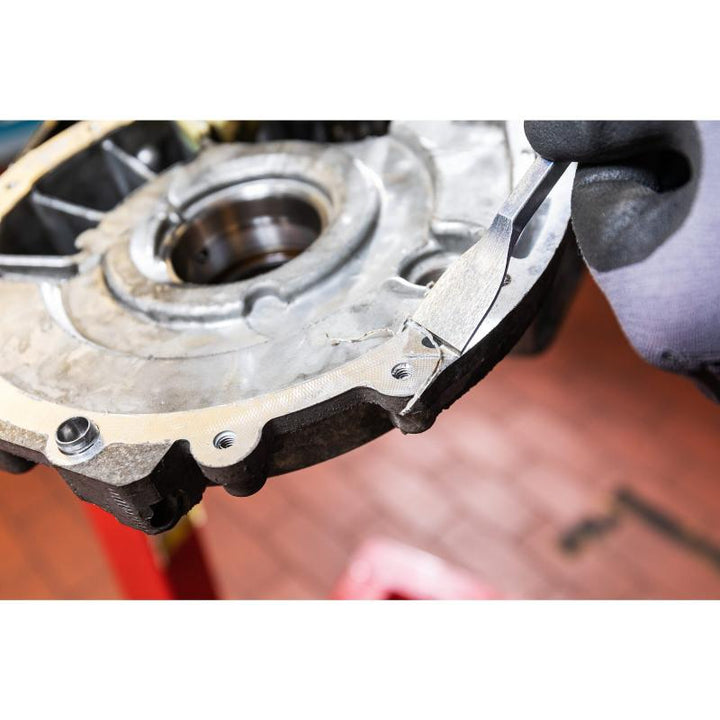 Hazet 824 Blunt Scraper, Long Blade, Flat Profile, 0.5x23mm