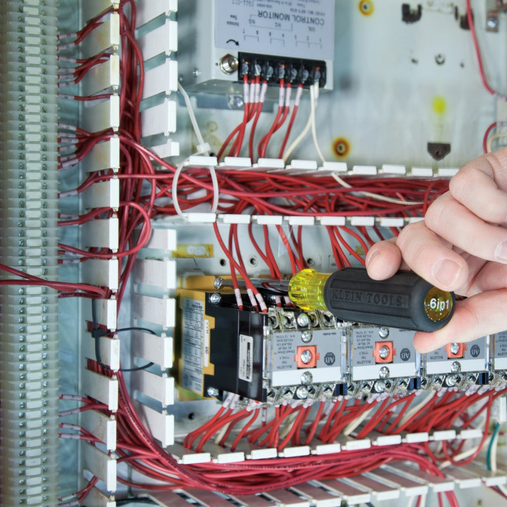 Klein Tools 32560 6-in-1 Screwdriver / Nut Driver, Extended Reach