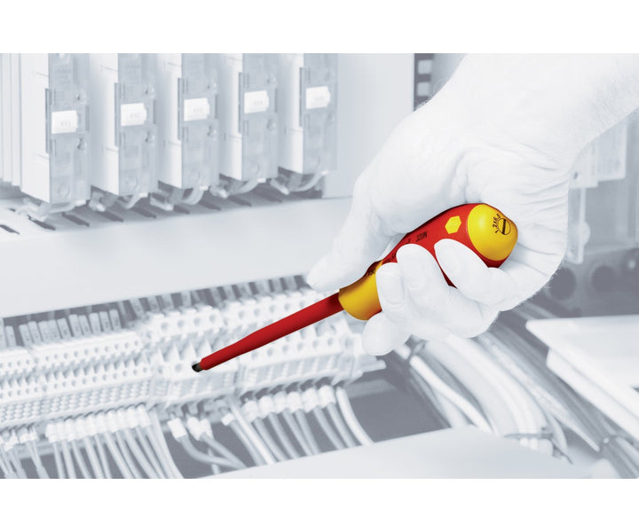 Wiha Tools 28390 15 Piece Insulated Slim Screwdriver Pouch Set