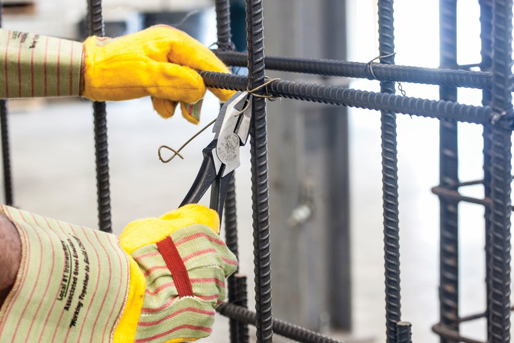 Klein Tools 213-9ST Ironworker's Pliers, Aggressive Knurl, 9-Inch